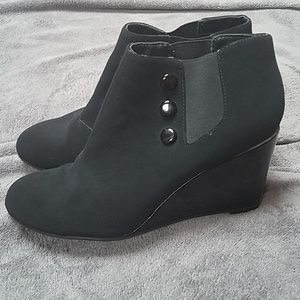 Kenneth Cole black booties